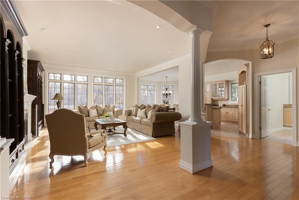 1285 Beaufort Drive, Burlington, ON - Indoor Photo Showing Living Room