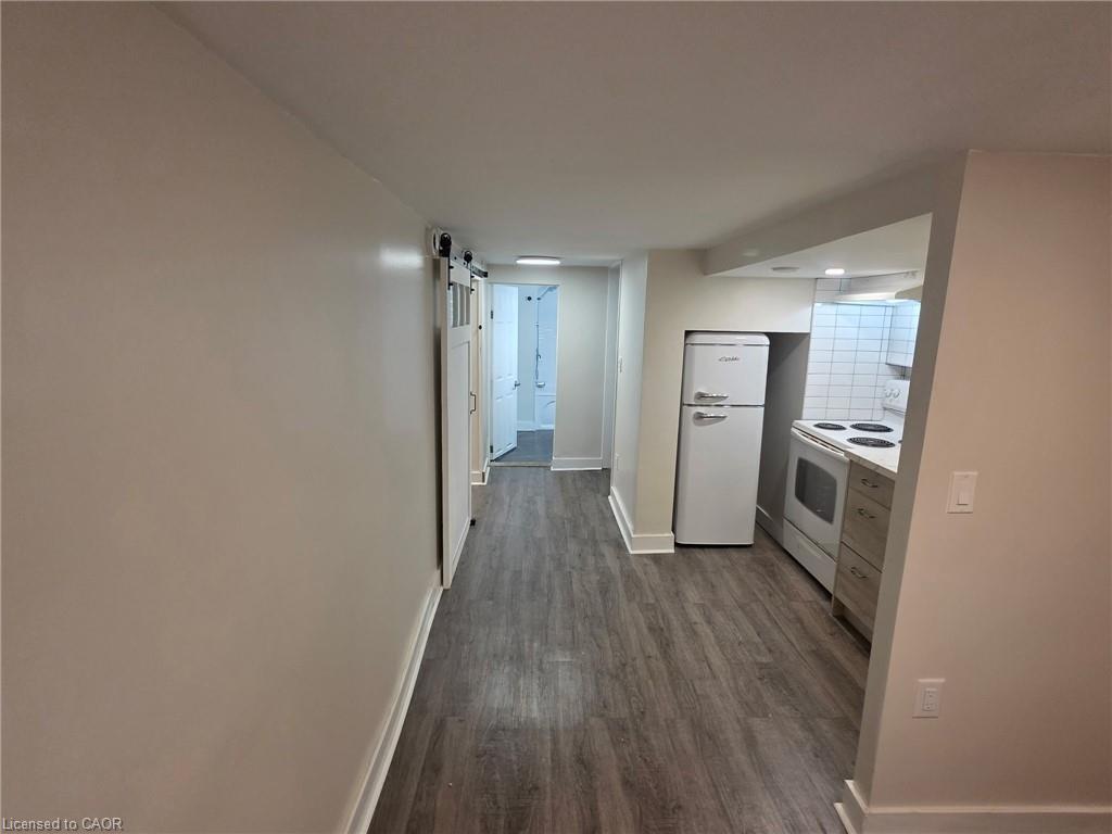 8 Nightingale Street, Hamilton, ON - Indoor Photo Showing Kitchen