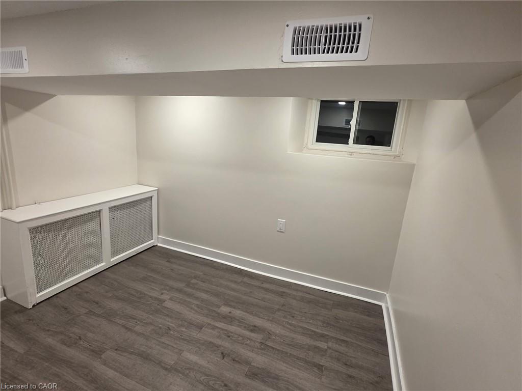 8 Nightingale Street, Hamilton, ON - Indoor Photo Showing Other Room