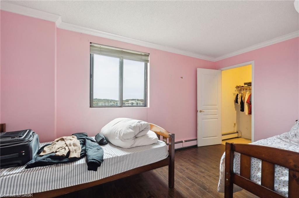 701-1255 Commissioners Road W, London, ON - Indoor Photo Showing Bedroom