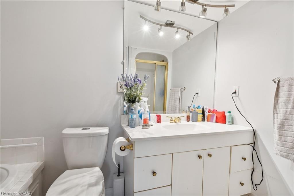 701-1255 Commissioners Road W, London, ON - Indoor Photo Showing Bathroom