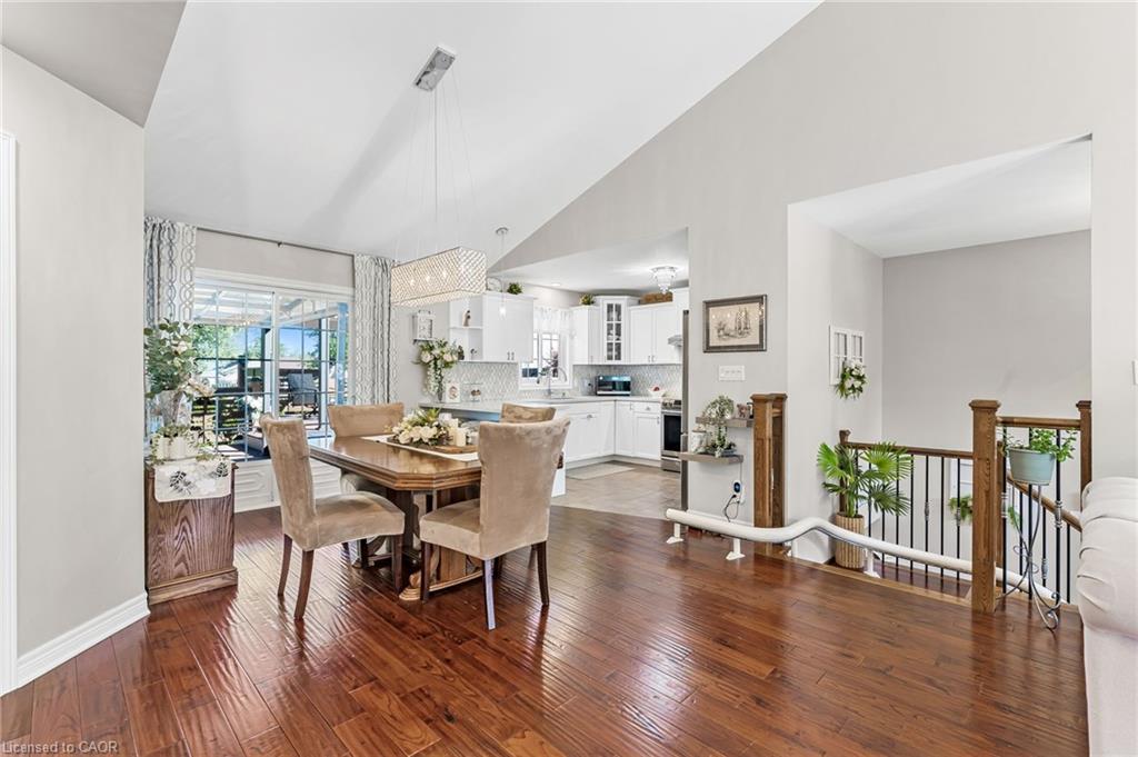 1220 Parkside Avenue, Fort Erie, ON - Indoor Photo Showing Dining Room
