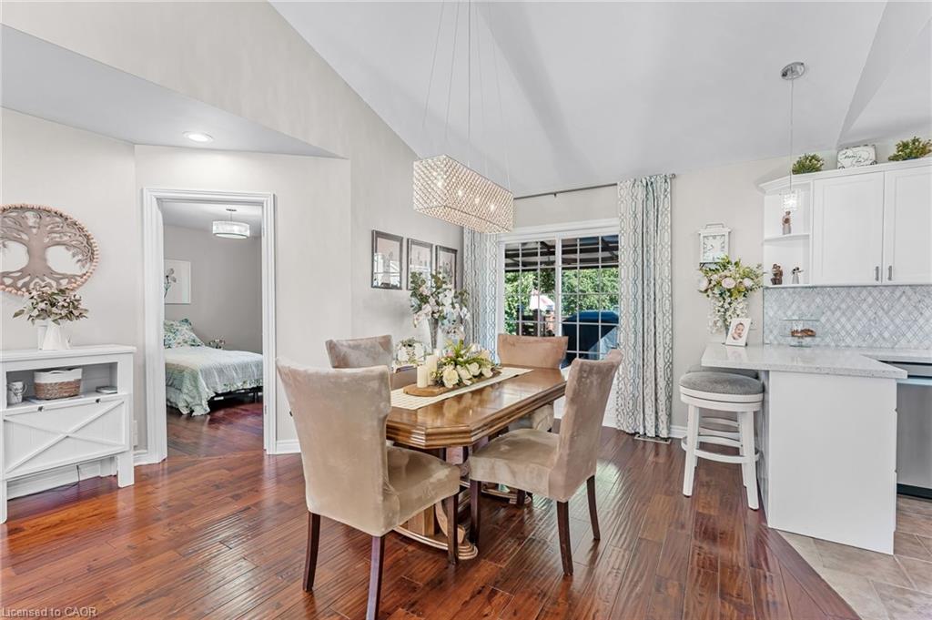 1220 Parkside Avenue, Fort Erie, ON - Indoor Photo Showing Dining Room