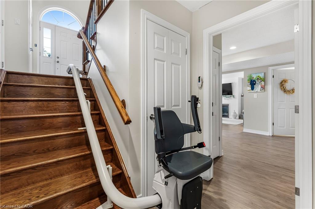 1220 Parkside Avenue, Fort Erie, ON - Indoor Photo Showing Other Room