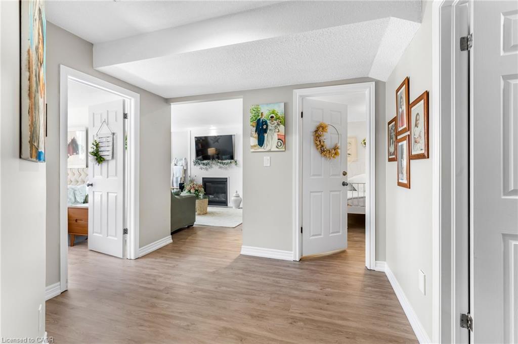 1220 Parkside Avenue, Fort Erie, ON - Indoor With Fireplace