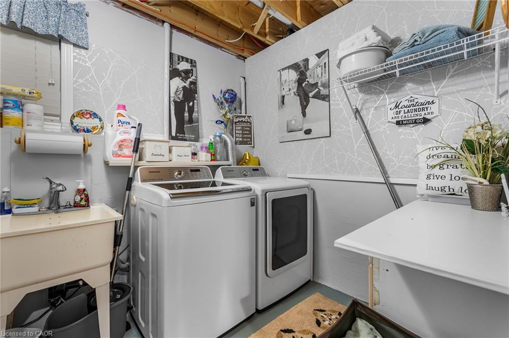 1220 Parkside Avenue, Fort Erie, ON - Indoor Photo Showing Laundry Room