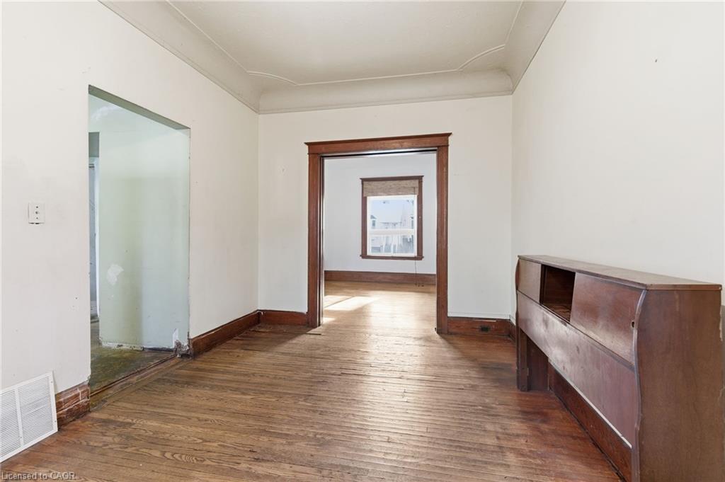 59 Francis Street, Hamilton, ON - Indoor Photo Showing Other Room