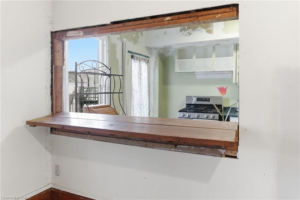 59 Francis Street, Hamilton, ON - Indoor Photo Showing Other Room