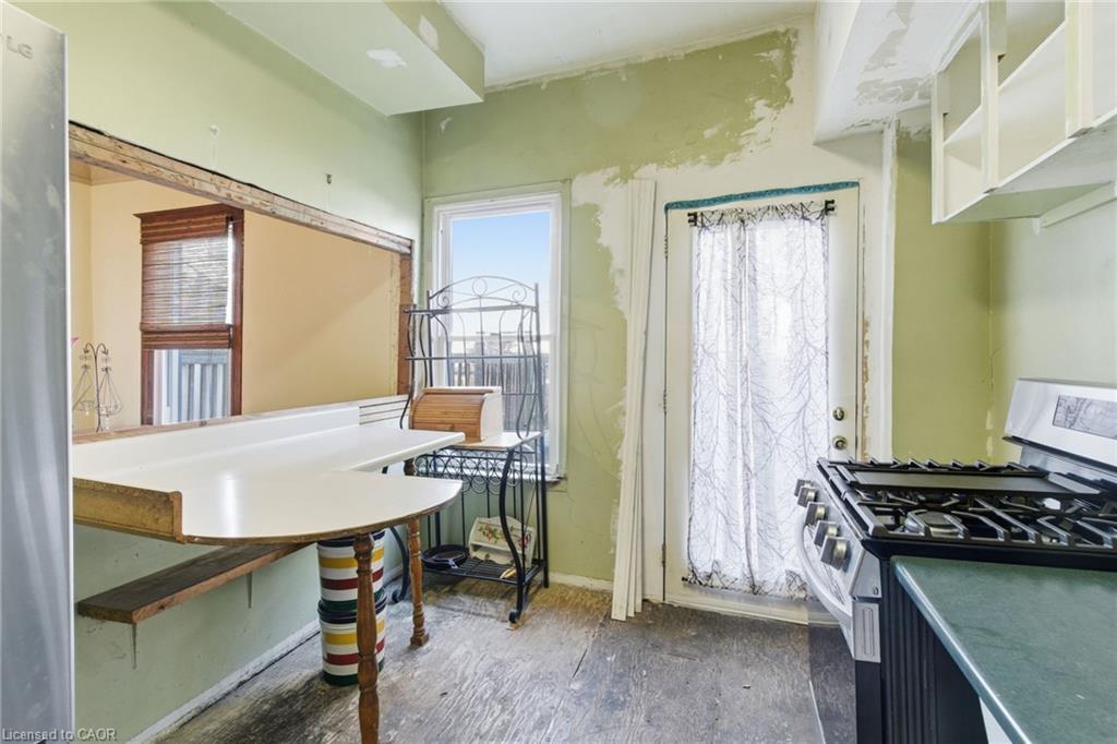 59 Francis Street, Hamilton, ON - Indoor Photo Showing Other Room