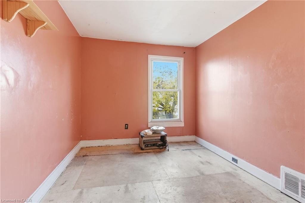 59 Francis Street, Hamilton, ON - Indoor Photo Showing Other Room