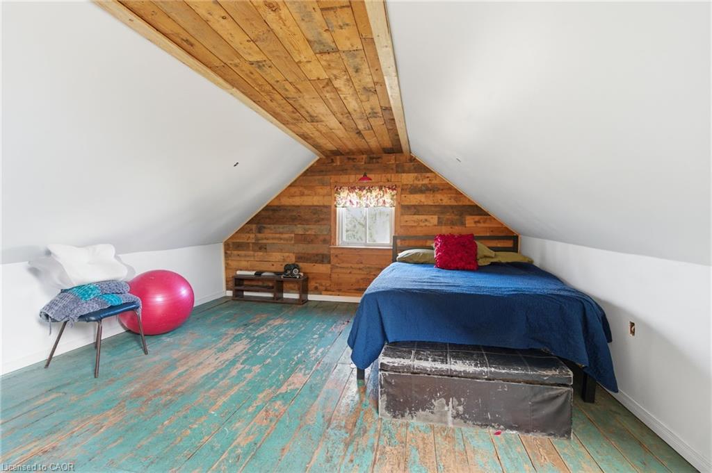 59 Francis Street, Hamilton, ON - Indoor Photo Showing Bedroom