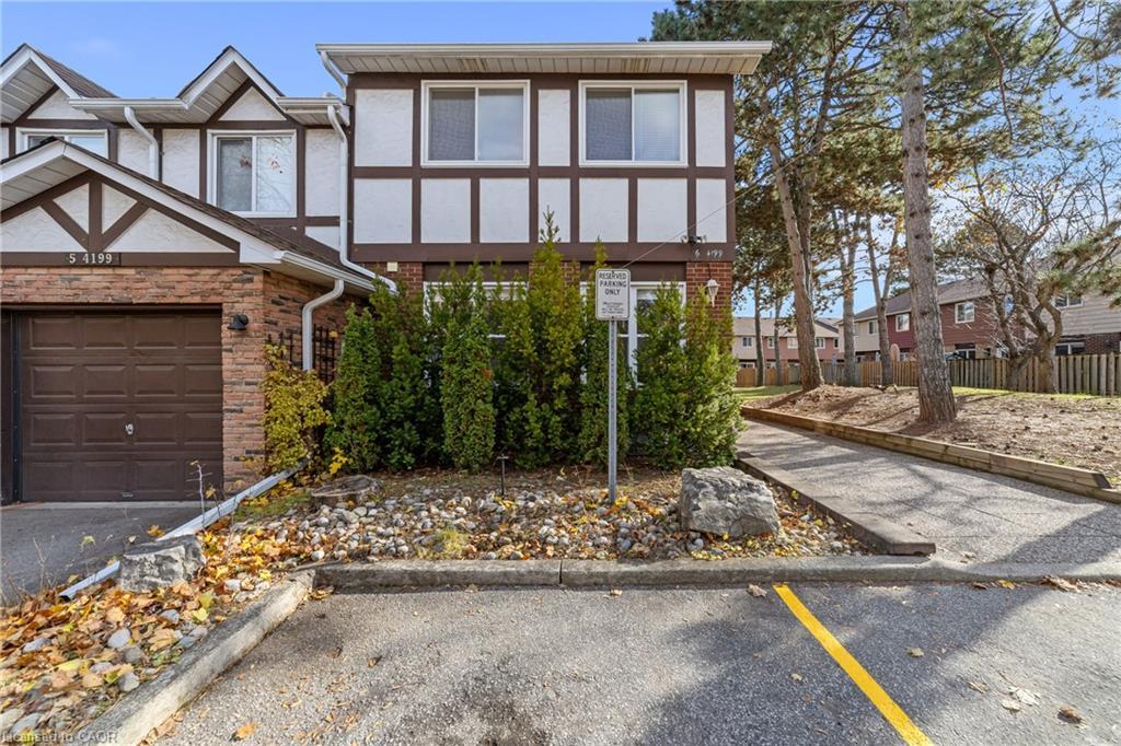 6-4199 Longmoor Drive, Burlington, ON - Outdoor