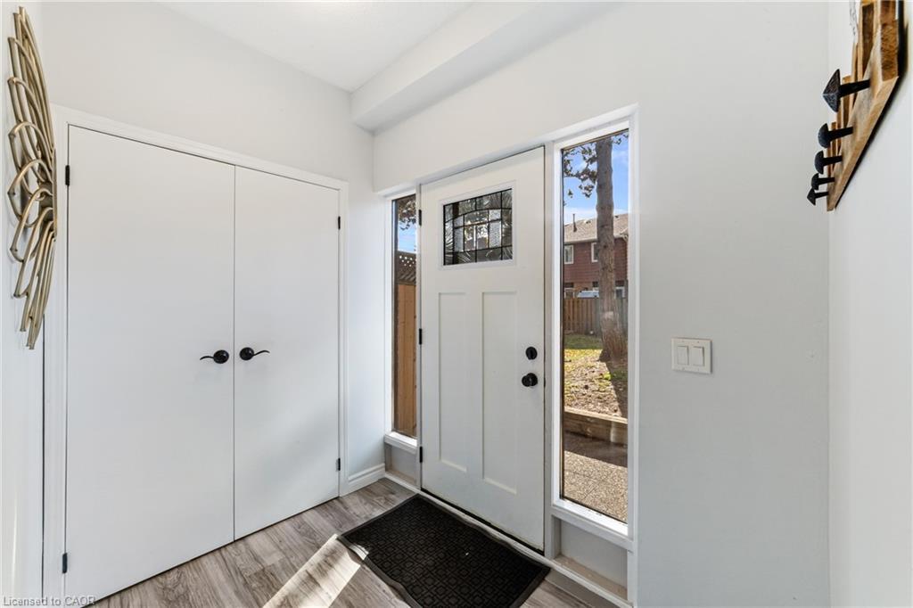 6-4199 Longmoor Drive, Burlington, ON - Indoor Photo Showing Other Room