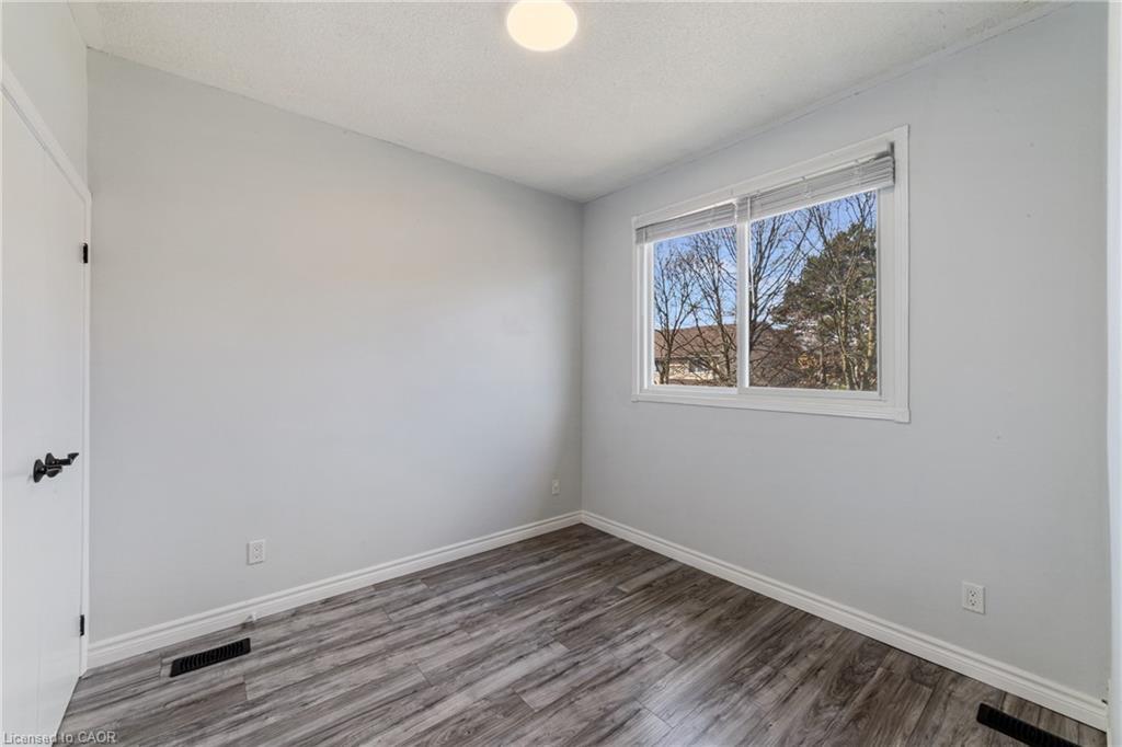 6-4199 Longmoor Drive, Burlington, ON - Indoor Photo Showing Other Room