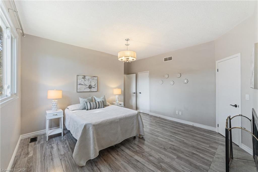 6-4199 Longmoor Drive, Burlington, ON - Indoor Photo Showing Bedroom