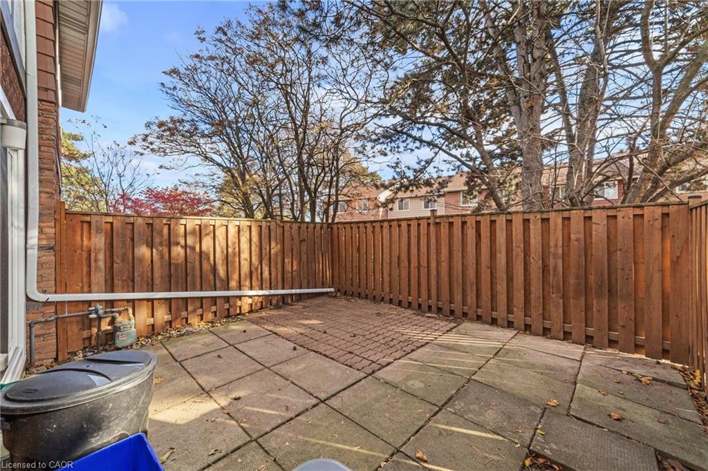 6-4199 Longmoor Drive, Burlington, ON - Outdoor