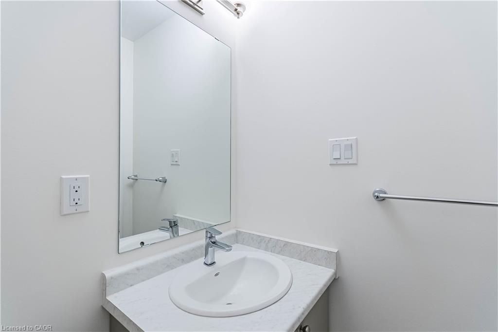 57 George Briar Drive, Brantford, ON - Indoor Photo Showing Bathroom