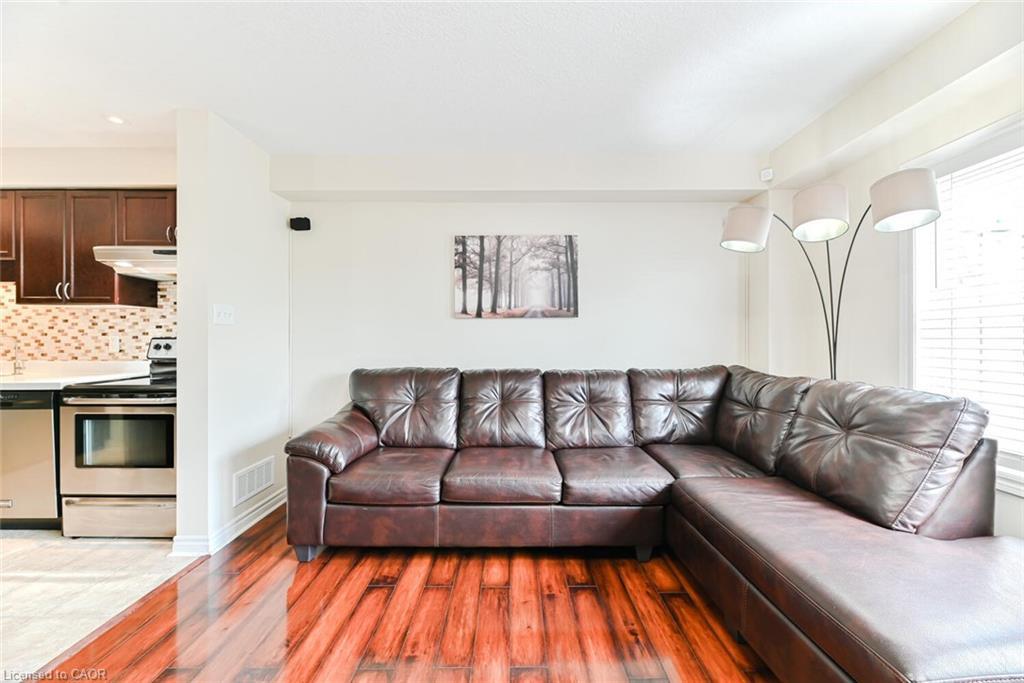 4-535 Margaret Street, Cambridge, ON - Indoor Photo Showing Living Room