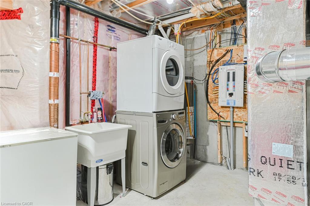 4-535 Margaret Street, Cambridge, ON - Indoor Photo Showing Laundry Room