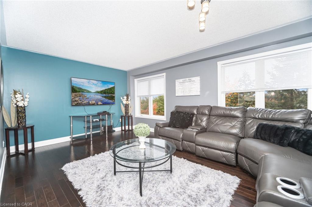 38-271 Richvale Drive S, Brampton, ON - Indoor Photo Showing Living Room