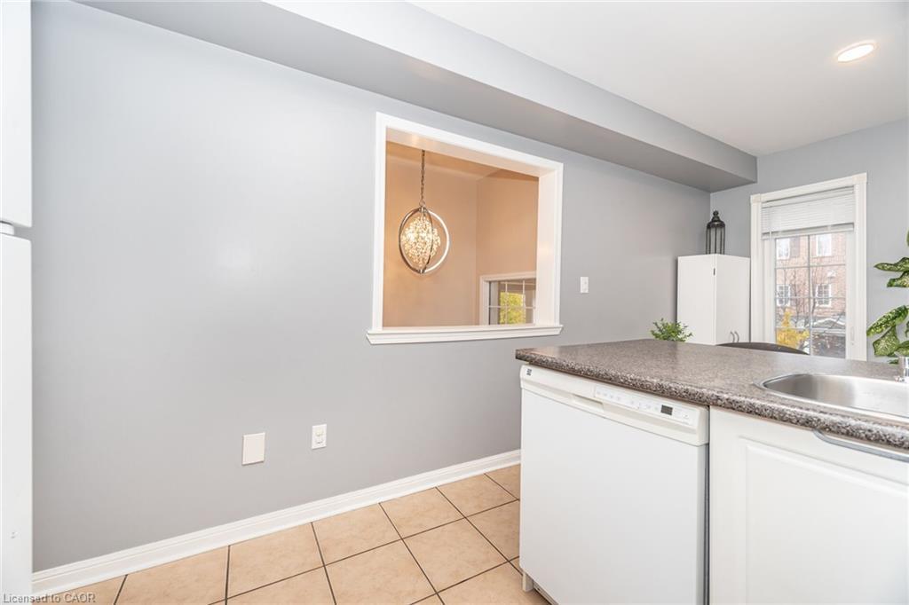 38-271 Richvale Drive S, Brampton, ON - Indoor Photo Showing Kitchen