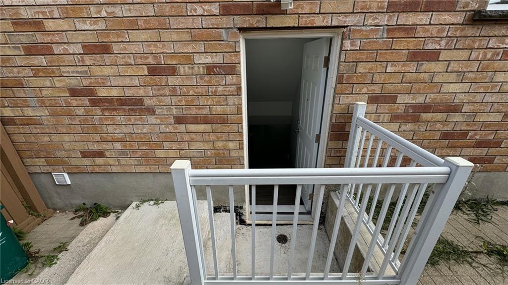 Bsmt-505 Bridlewreath Court, Kitchener, ON - Outdoor With Exterior