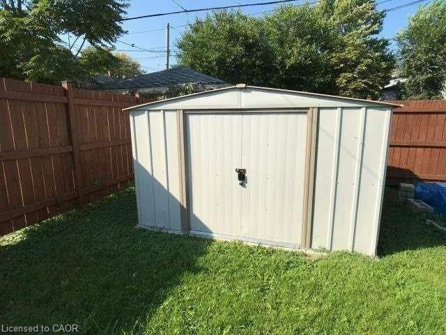 Lower Level-330 Elliott Street W, Windsor, ON - Outdoor