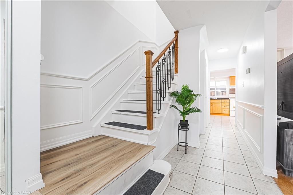 4-2220 Upper Middle Road, Burlington, ON - Indoor Photo Showing Other Room