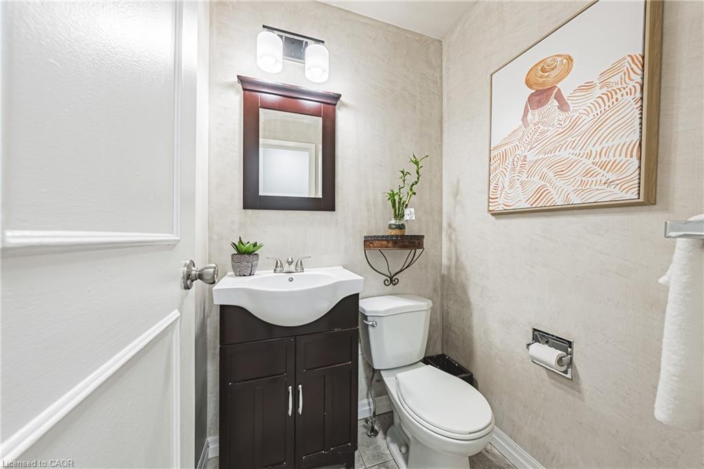 4-2220 Upper Middle Road, Burlington, ON - Indoor Photo Showing Bathroom