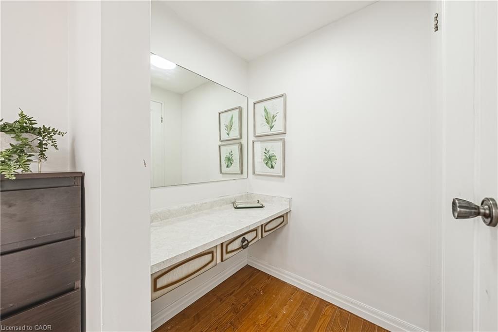 4-2220 Upper Middle Road, Burlington, ON - Indoor Photo Showing Other Room