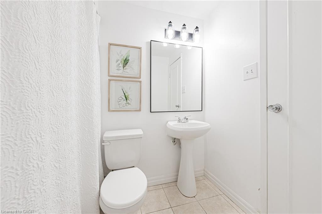 4-2220 Upper Middle Road, Burlington, ON - Indoor Photo Showing Bathroom