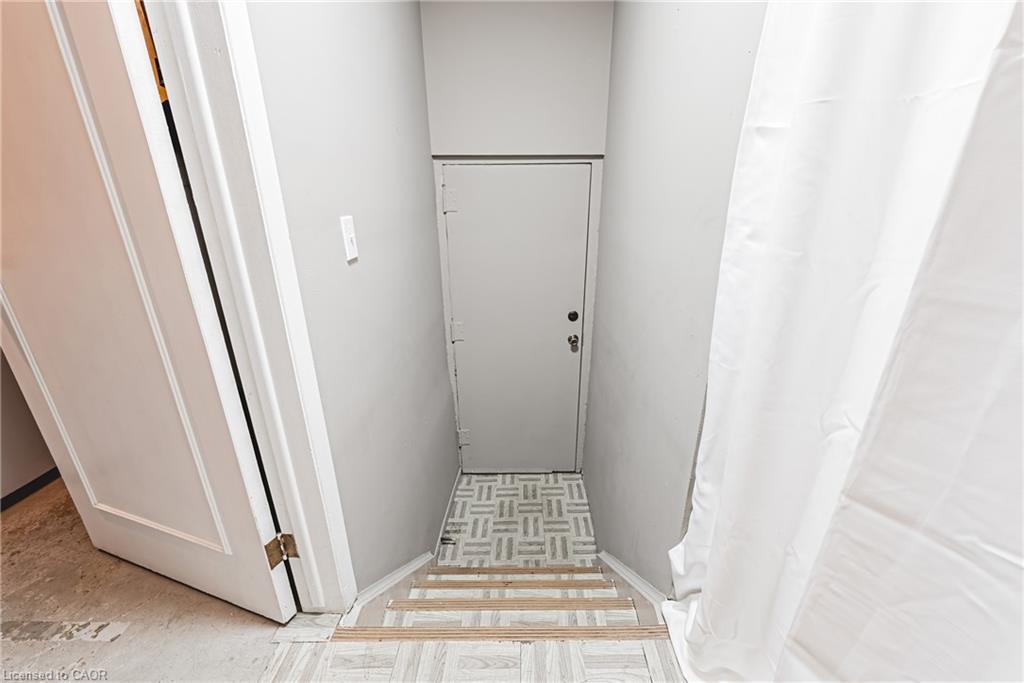 4-2220 Upper Middle Road, Burlington, ON - Indoor Photo Showing Other Room