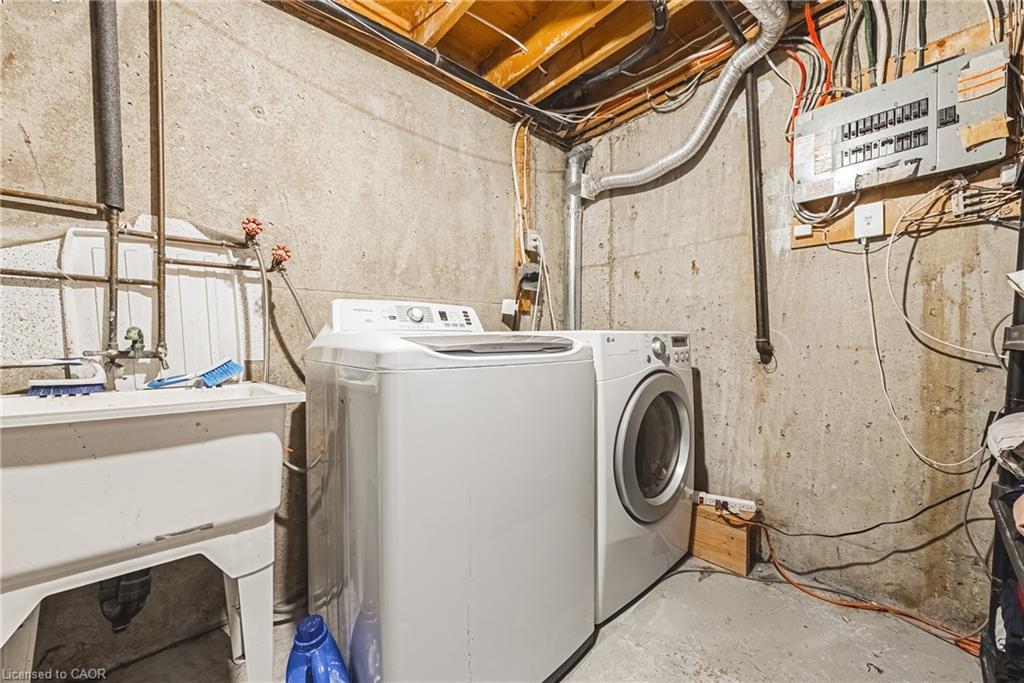 4-2220 Upper Middle Road, Burlington, ON - Indoor Photo Showing Laundry Room
