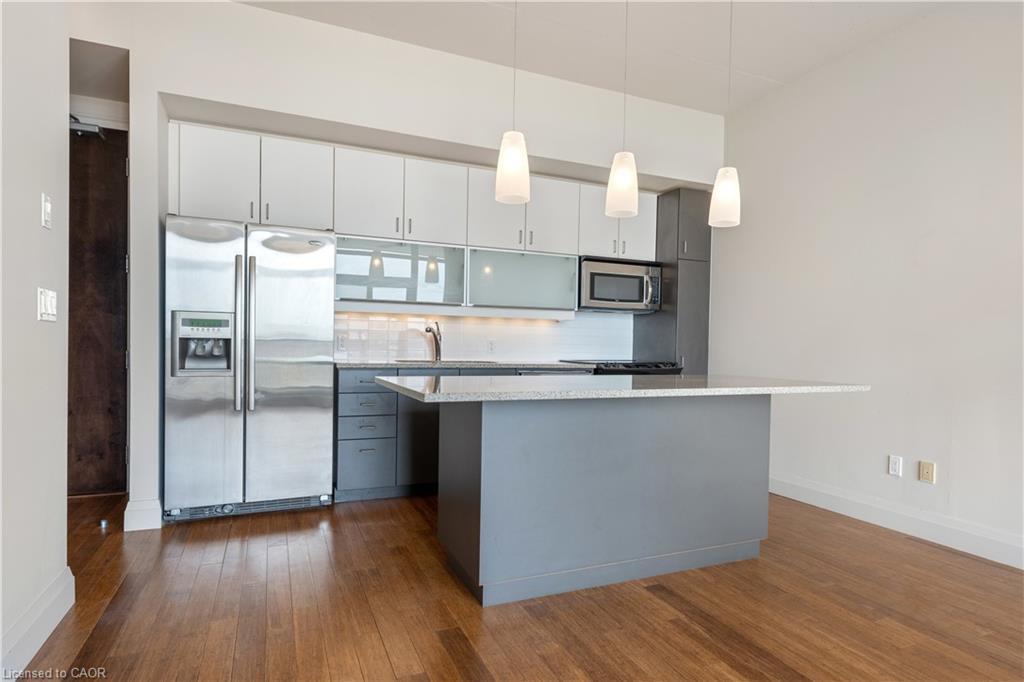 906-191 King Street S, Waterloo, ON - Indoor Photo Showing Kitchen With Upgraded Kitchen