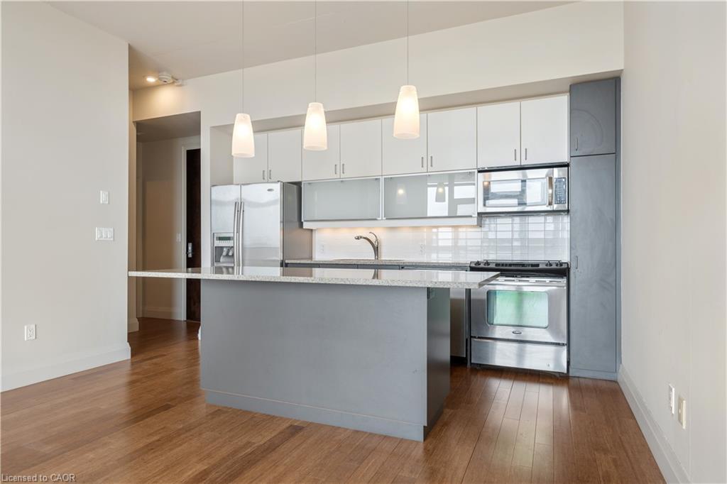 906-191 King Street S, Waterloo, ON - Indoor Photo Showing Kitchen With Stainless Steel Kitchen With Upgraded Kitchen