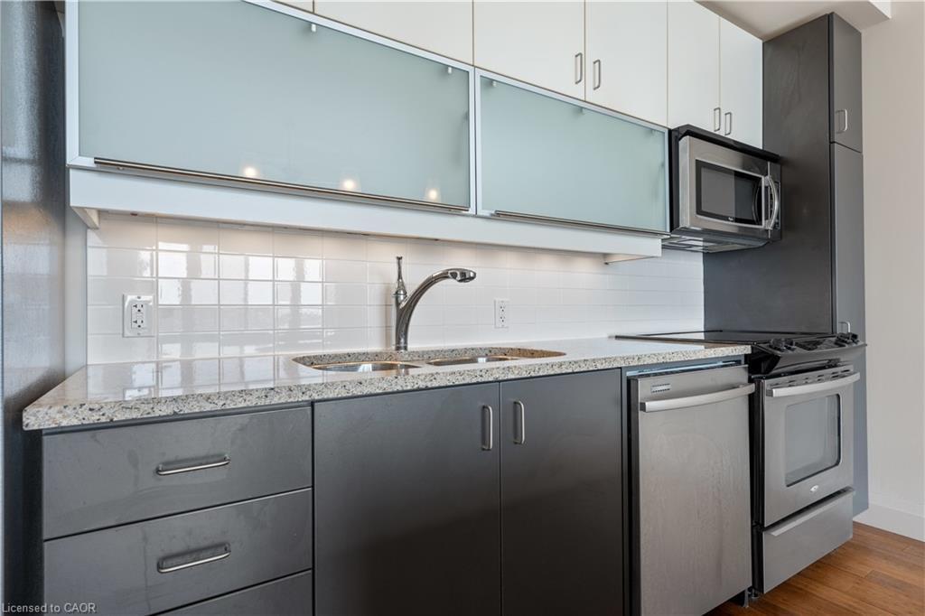 906-191 King Street S, Waterloo, ON - Indoor Photo Showing Kitchen With Double Sink With Upgraded Kitchen