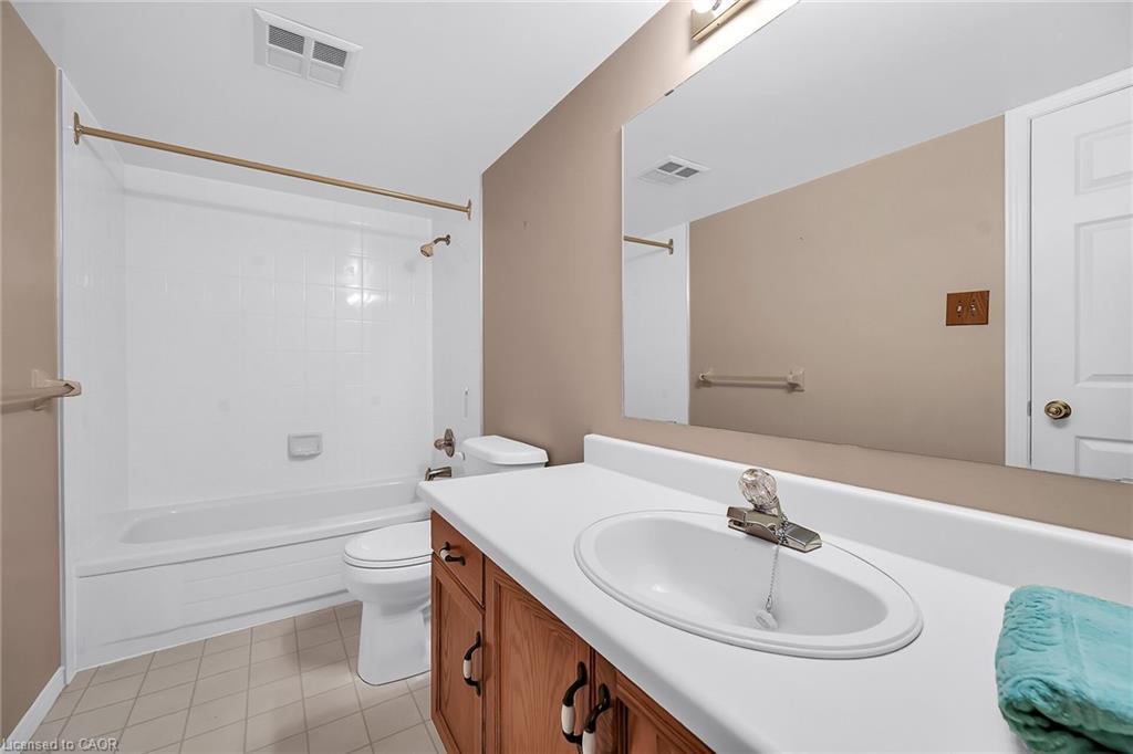 309-416 Limeridge Road E, Hamilton, ON - Indoor Photo Showing Bathroom