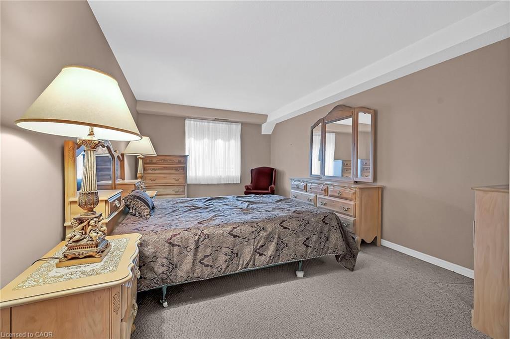309-416 Limeridge Road E, Hamilton, ON - Indoor Photo Showing Bedroom