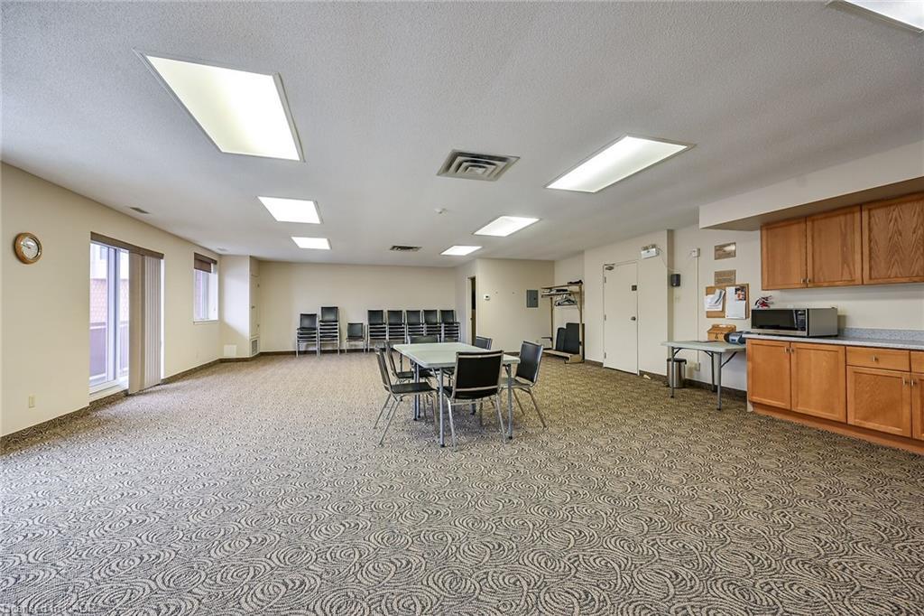 309-416 Limeridge Road E, Hamilton, ON - Indoor