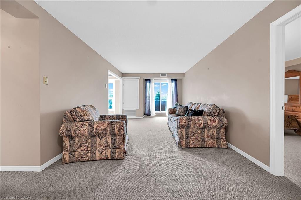 309-416 Limeridge Road E, Hamilton, ON - Indoor