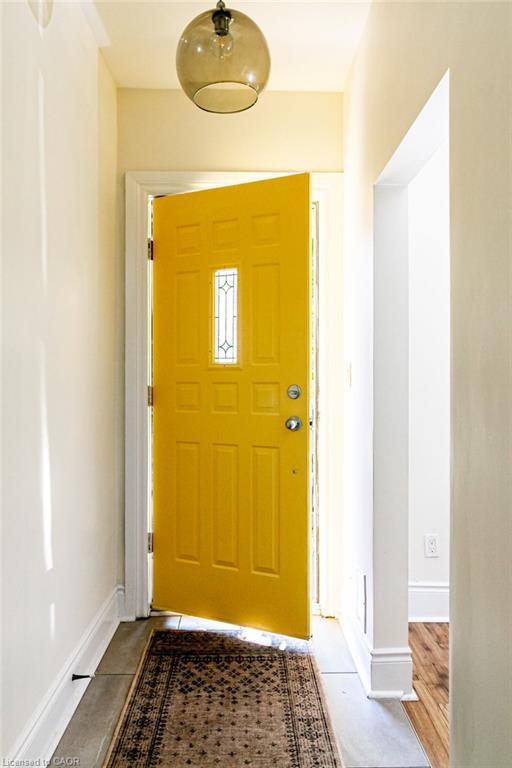 49 Madison Avenue, Hamilton, ON - Indoor Photo Showing Other Room