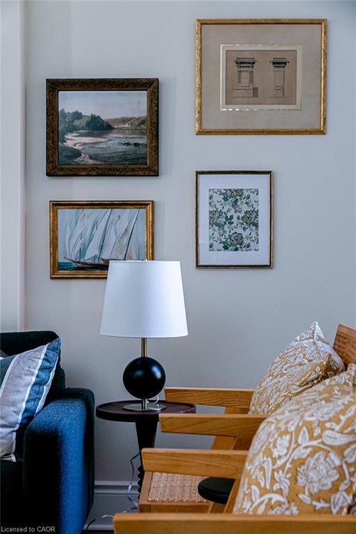 49 Madison Avenue, Hamilton, ON - Indoor Photo Showing Bedroom