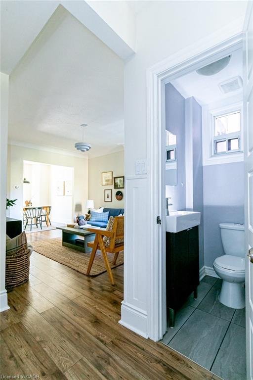 49 Madison Avenue, Hamilton, ON - Indoor