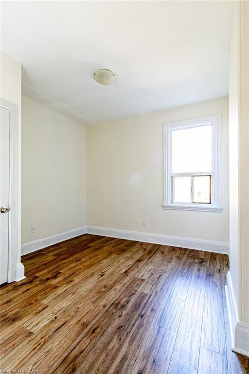 49 Madison Avenue, Hamilton, ON - Indoor Photo Showing Other Room