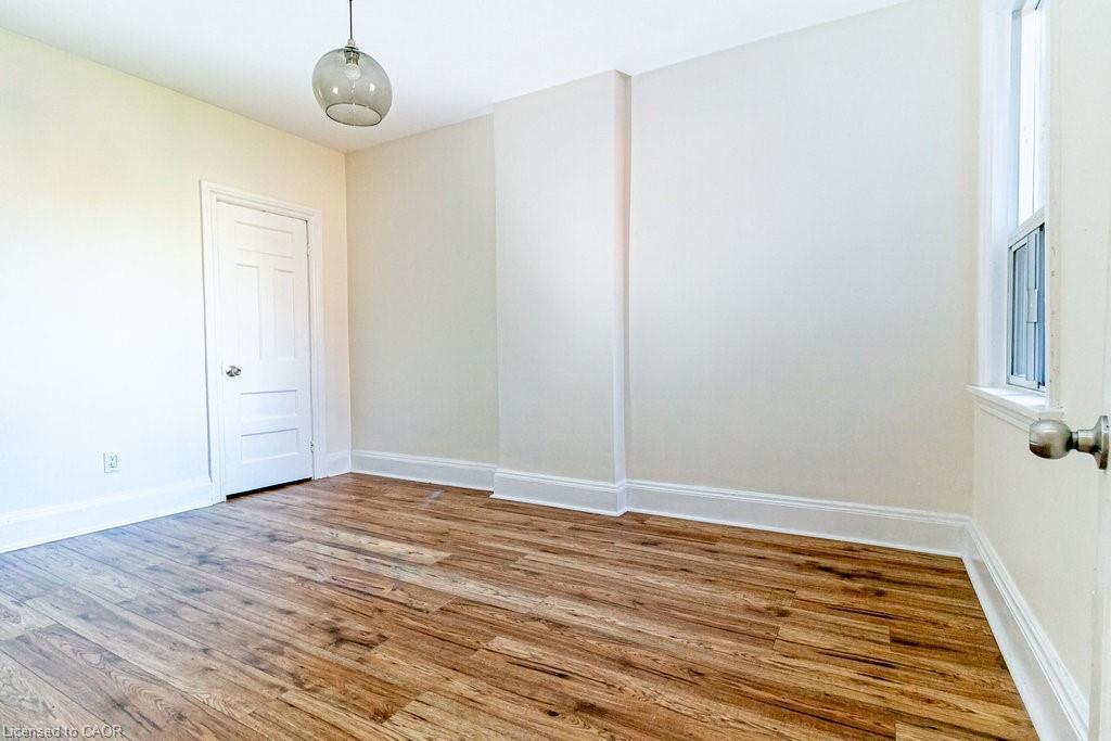 49 Madison Avenue, Hamilton, ON - Indoor Photo Showing Other Room