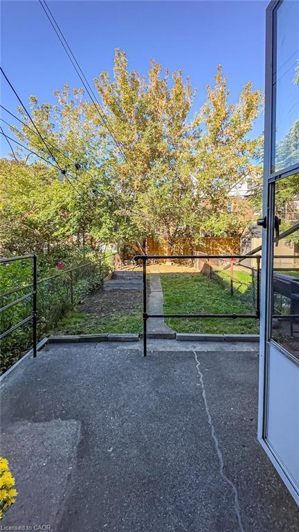 49 Madison Avenue, Hamilton, ON - Outdoor