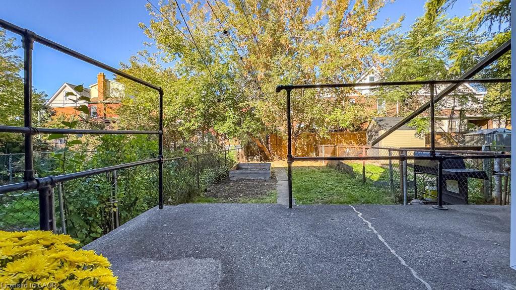 49 Madison Avenue, Hamilton, ON - Outdoor