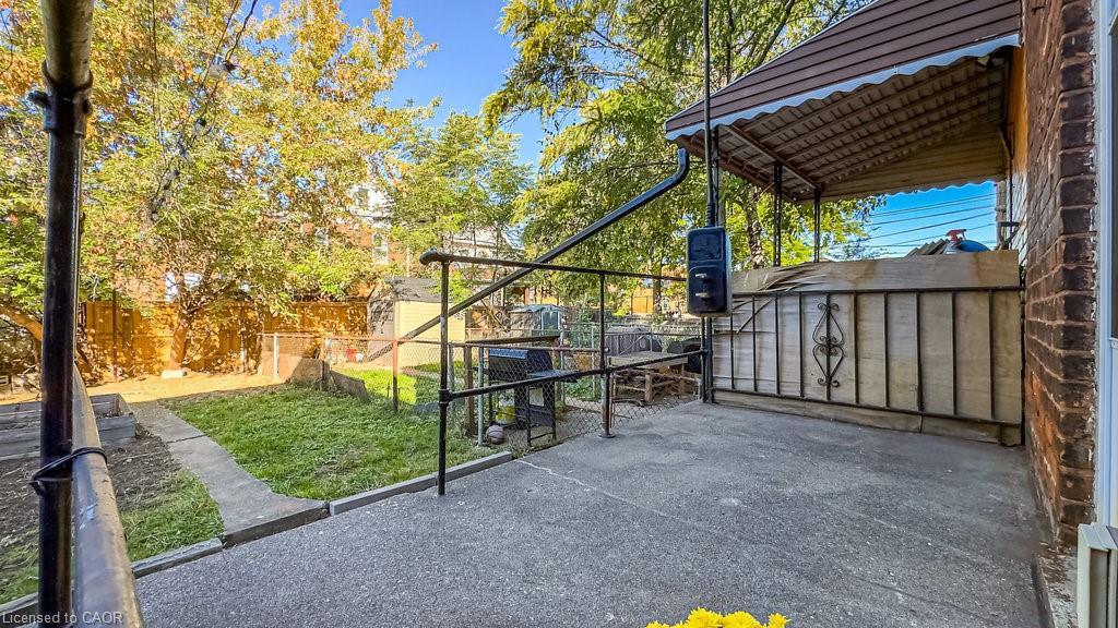 49 Madison Avenue, Hamilton, ON - Outdoor