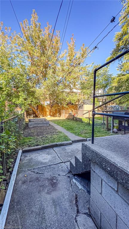 49 Madison Avenue, Hamilton, ON - Outdoor