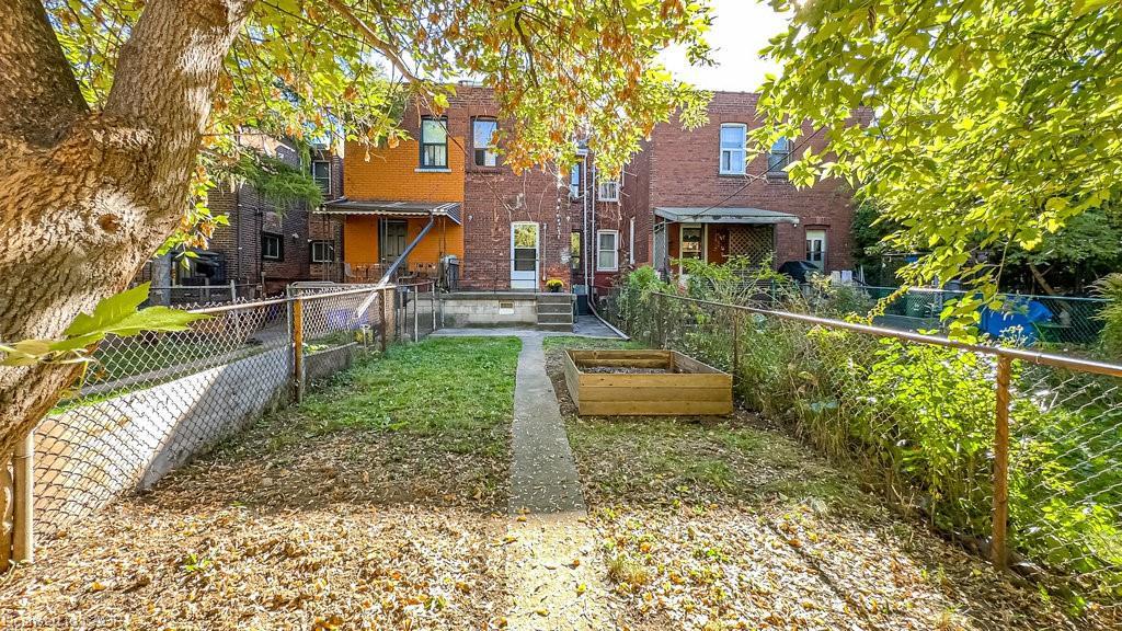 49 Madison Avenue, Hamilton, ON - Outdoor